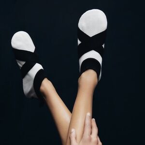 ZARA Contrast Knit Slippers